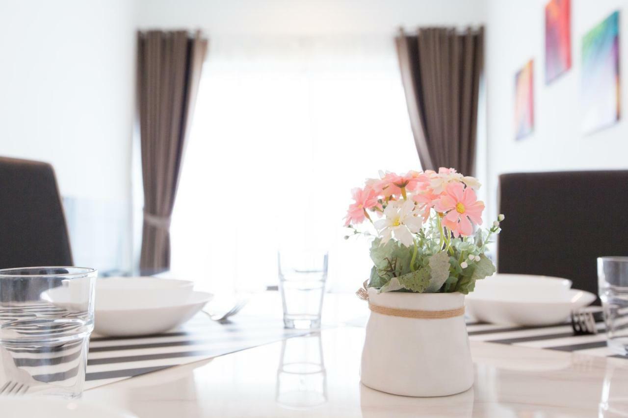 807m² 1 slaapkamer, 2 privé badkamer Appartement in KLCC Kuala Lumpur Buitenkant foto